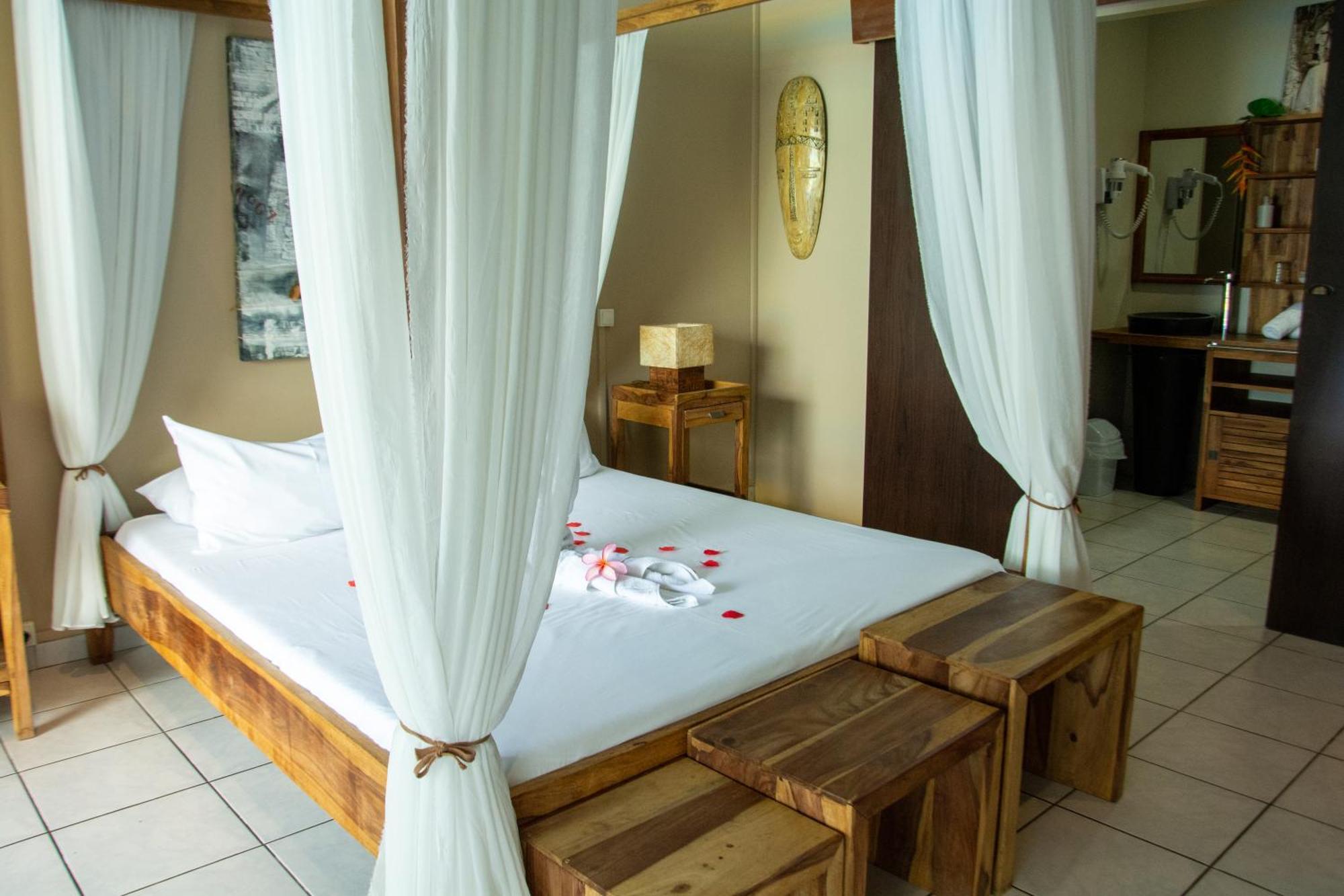 Hotel Ylang Ylang سان جيل لي بان المظهر الخارجي الصورة