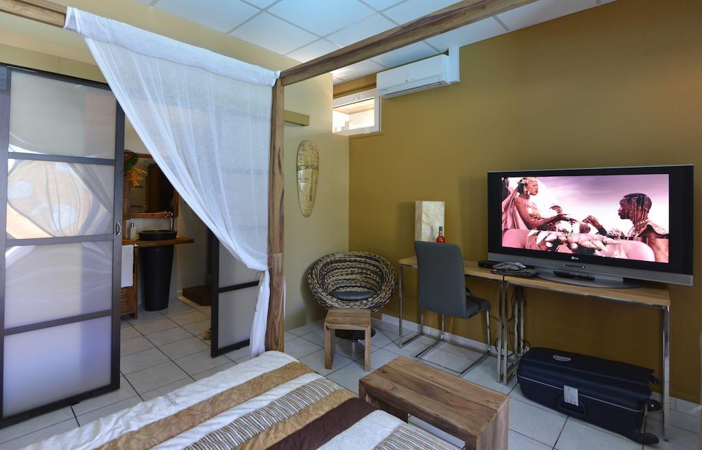 Hotel Ylang Ylang سان جيل لي بان الغرفة الصورة